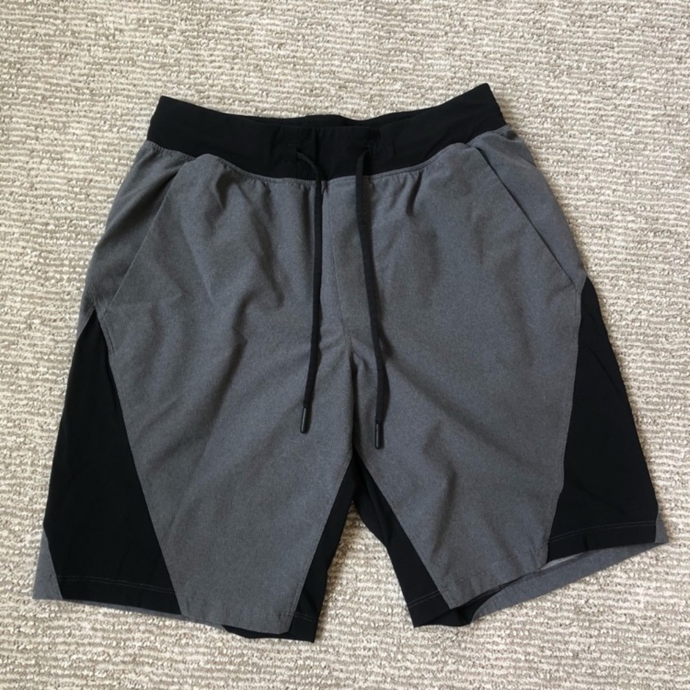 Mens Lululemon men’s size small lined shorts